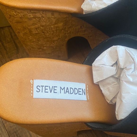 Steve Madden Black Suede Platform Sandals - Picture 2 of 10